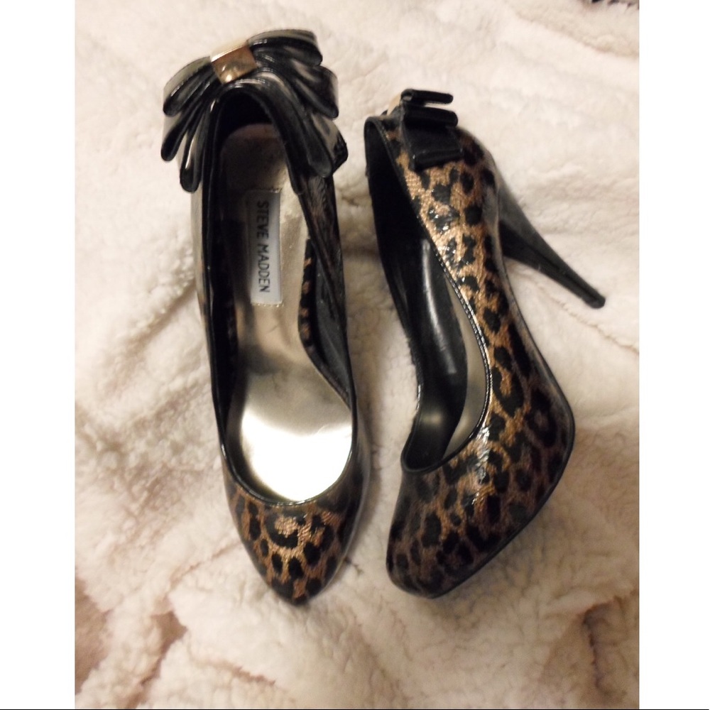 Leopard pumps